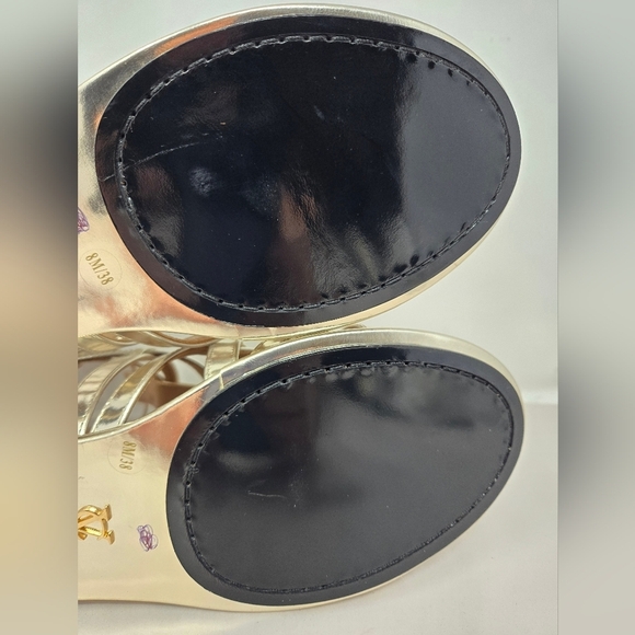 VC Signature Gladiator Silver Leather Womens Sandels Sz 8 Strappy Back Zip Women - Picture 7 of 9